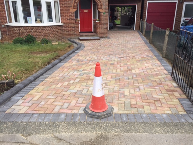 Paving in Emmer Green, Reading, Berkshire by your friendly local builders