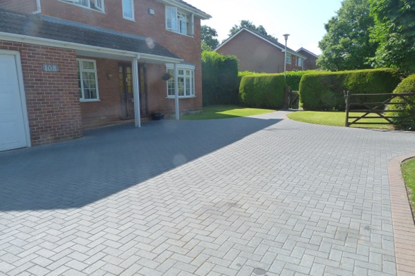 Patios in Emmer Green, Reading, Berkshire by your friendly local builders